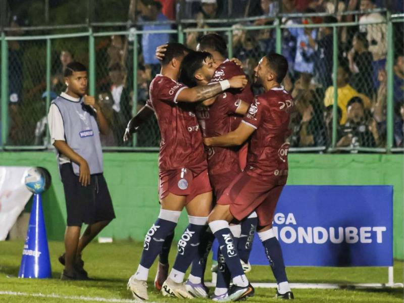 El Club Deportivo Choloma recibe al Motagua en el Estadio Rubén Deras. FOTOS: Mauricio Ayala.
