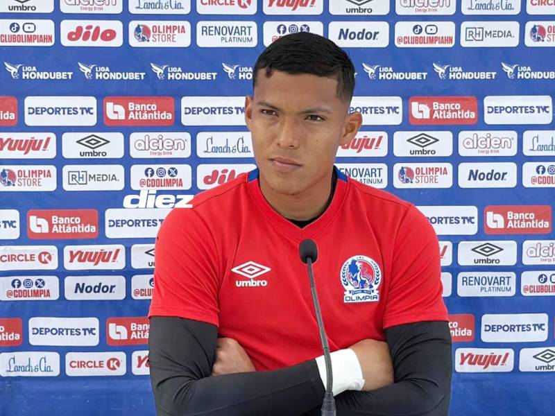 Onán Rodríguez atendió a los medios de comunicación en la previa del juego entre Olimpia vs Real España en San Pedro Sula. Foto Carlos Castellanos.