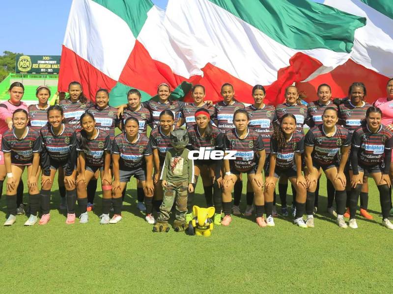 Las chicas de Marathón La Prensa iniciaron con una paliza en el estadio Yankel Rosenthal. Fotos Moisés Valenzuela.