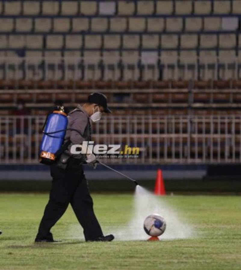 Curiosas: El manotazo de Palermo, Patón Mejía y la reacción de jugadores de UPN tras roja de Axel Gómez