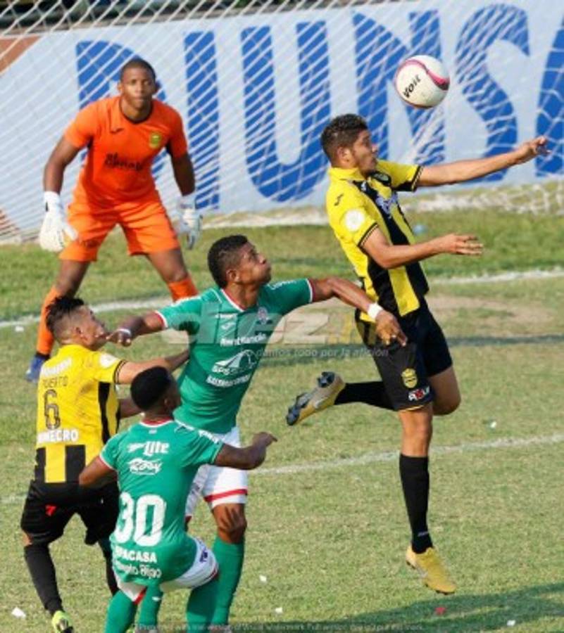 FOTOS: ¡Patadas, empujones, codazos y peleas que dejó el clásico sampedrano!