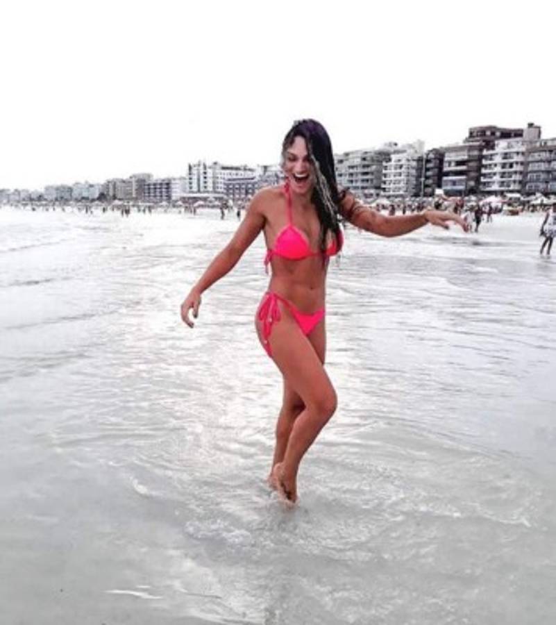 Brutal paliza de luchadora de la MMA a un hombre que se masturbaba durante su sesión de fotos