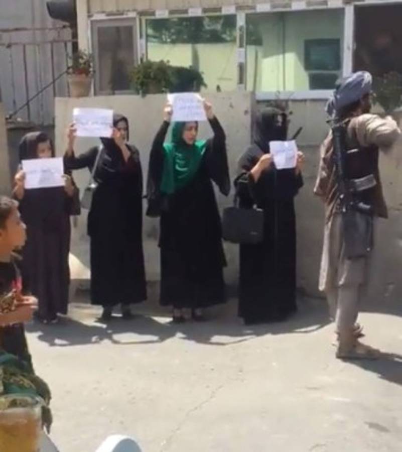 Dolorosa realidad en Kabul: así lucen las calles de la ciudad por el nuevo régimen talibán; las mujeres son borradas