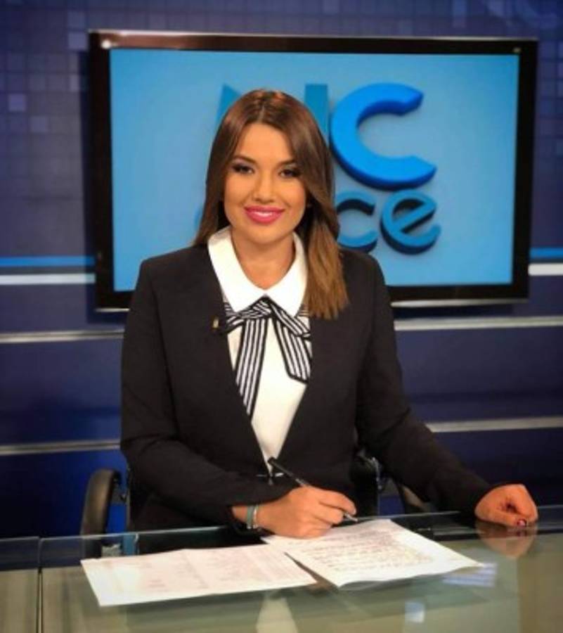 Melissa Durán, la maestra de ceromonias de la presentanción del uniforme de Alajuelense