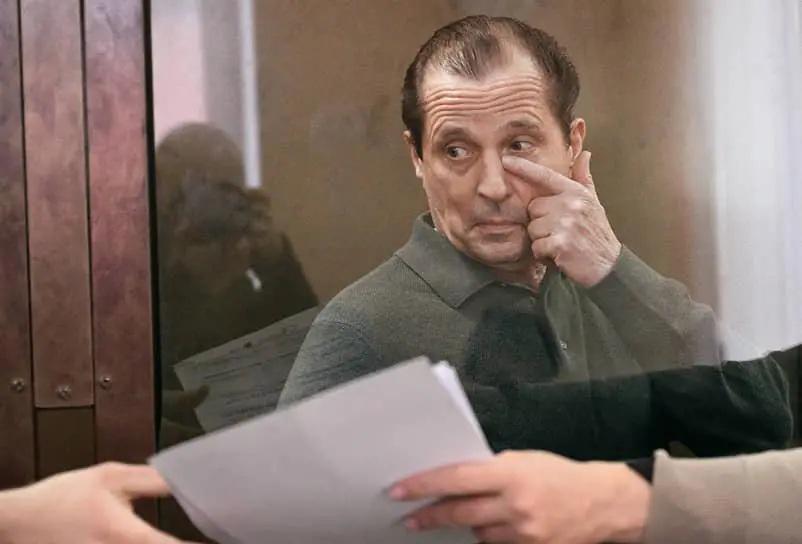 Miembro de histórico club de Europa revela cuánto pagó por un asesinato y todo un país queda consternado