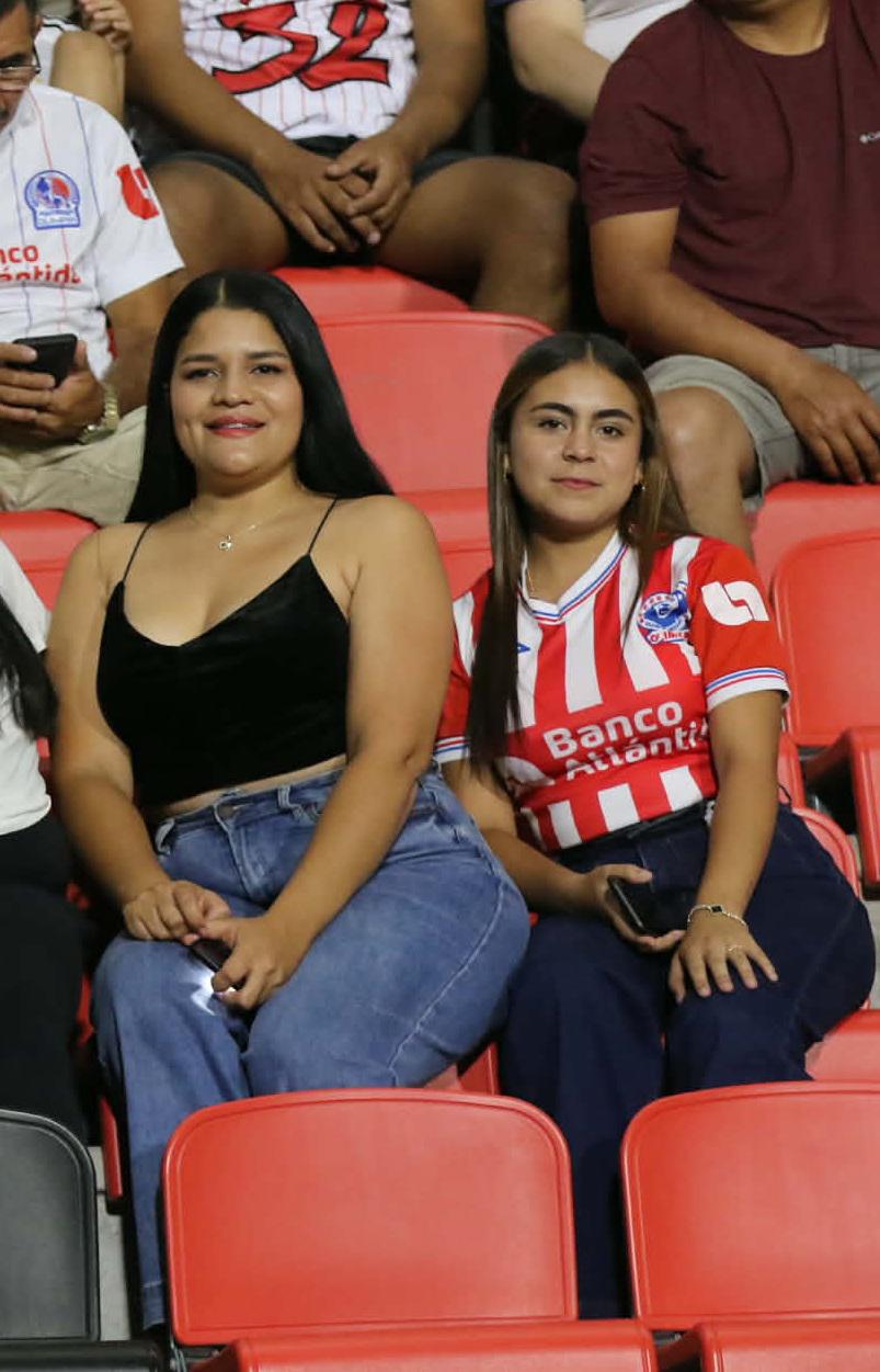 Bellezas olimpistas: Aficionadas causan fascinación en el estadio Nacional Chelato Uclés en juego ante Marathón