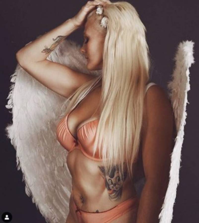 La luchadora Cindy Dandois, obligada a vender contenidos para adultos para conseguir dinero