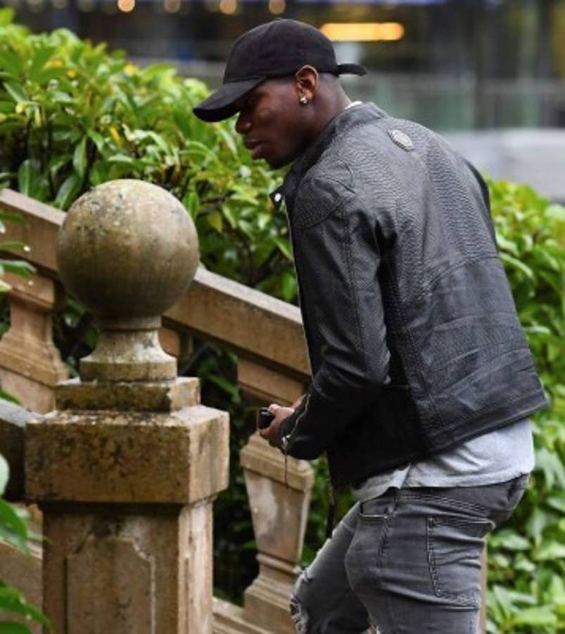 Fotos: Seleccionados de Francia y su extravagancia forma de vestir