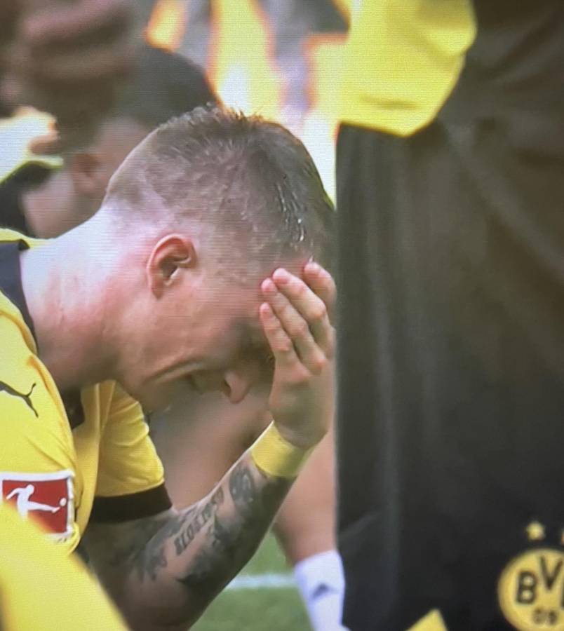 Las desgarradoras imágenes de Reus; Haller y Bellingham destrozados tras la pérdida del título del Dortmund en la Bundesliga