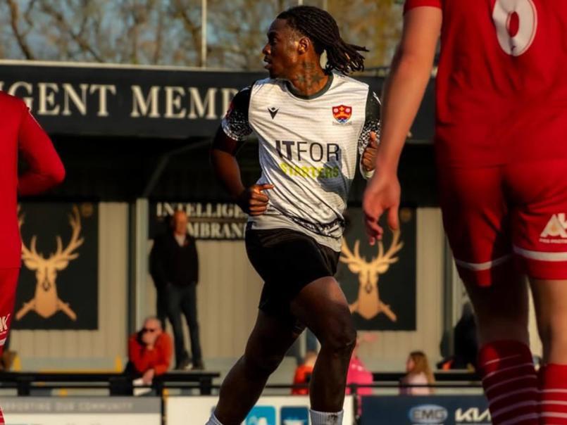 Muere joven futbolista de forma inesperada en medio de un partido: esto se sabe