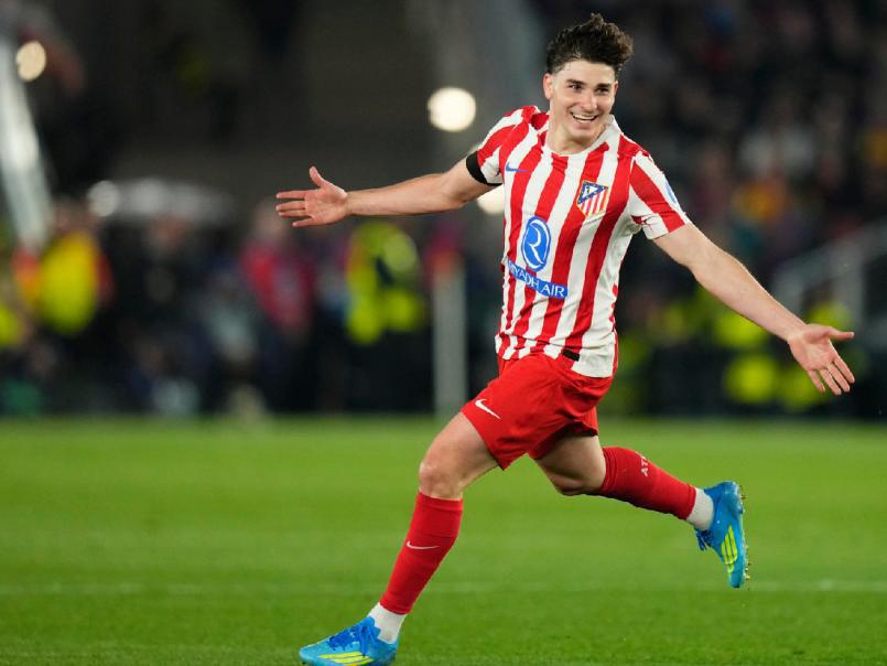 Barcelona en vilo: gigante de Europa va por Julián Álvarez y revelan la oferta y trueque