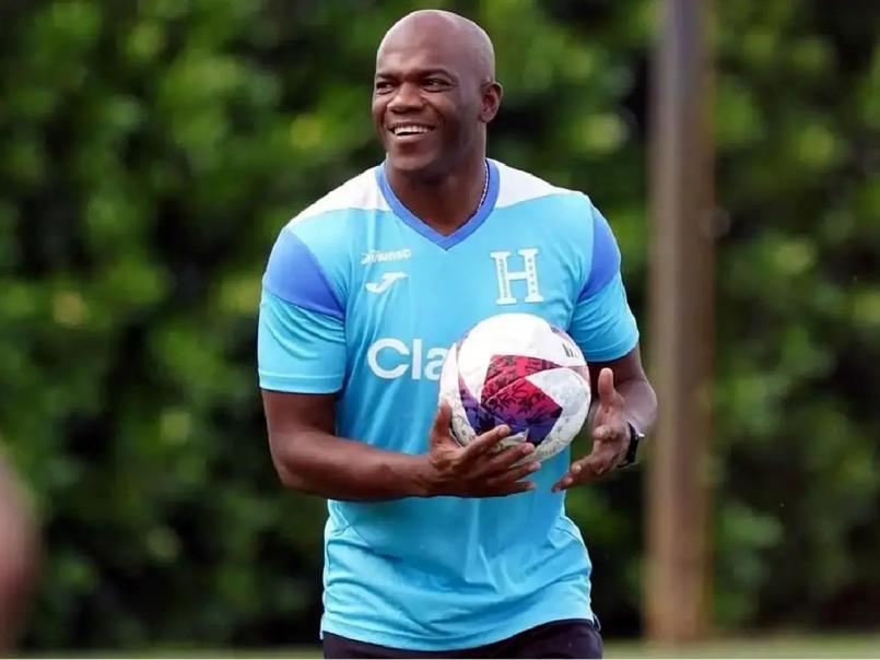 David Suazo sorprende a todos y reaparece: anuncian su 'fichaje' y ya debutó