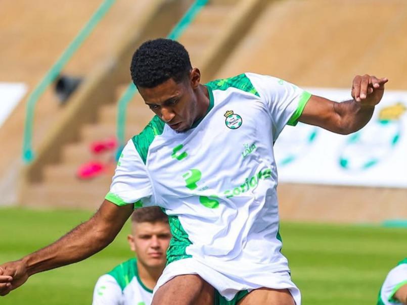 Choco Lozano ya lo sabe: la contundente decisión que tomaría Santos Laguna con el futuro del futbolista hondureño