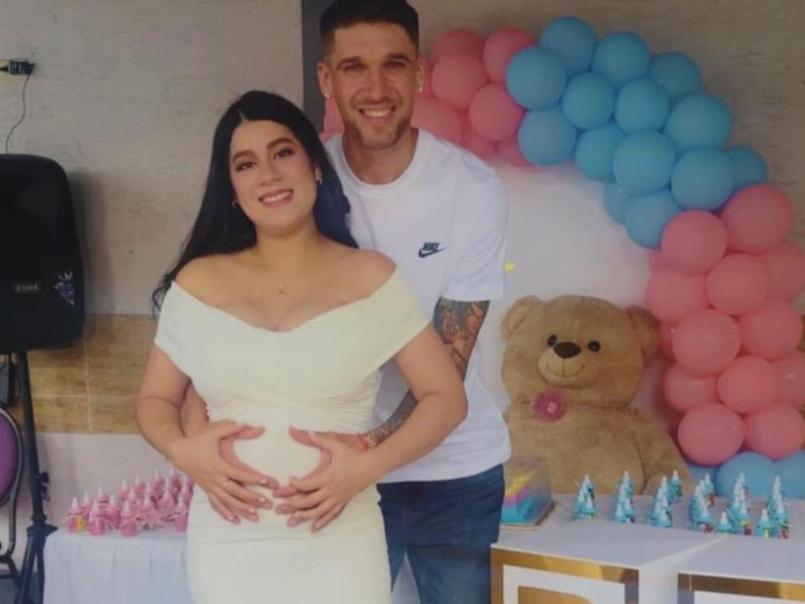 Presentadora hondureña sorprende al anunciar que está embarazada de exfutbolista de Liga Nacional: Una mini murallita