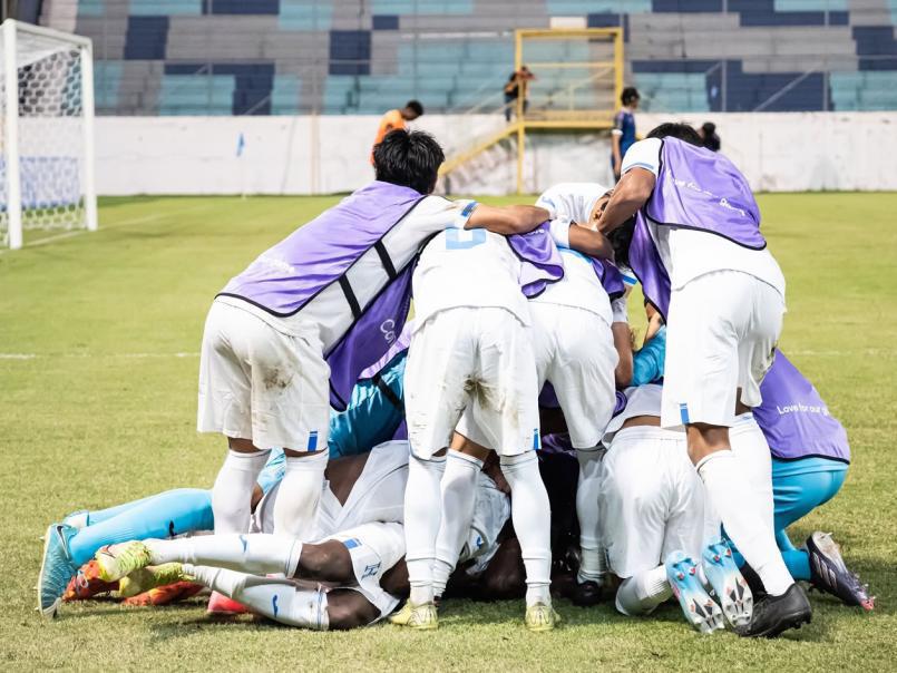 La eufórica celebración de Honduras tras clasificar al Mundial Sub-17, el gesto del técnico y el apagón que sorprendió