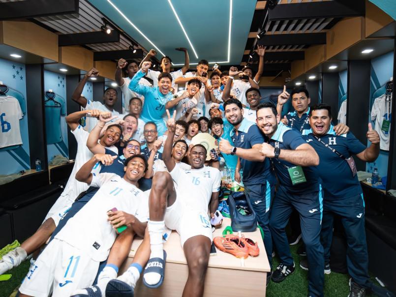 La eufórica celebración de Honduras tras clasificar al Mundial Sub-17, el gesto del técnico y el apagón que sorprendió