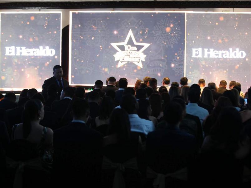 Premios DIEZ: derroche de belleza, galardonados, mundialista presente y las personalidades en la décima edición