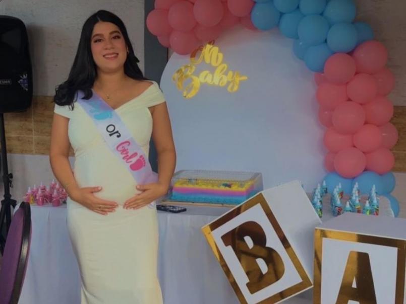 Presentadora hondureña sorprende al anunciar que está embarazada de exfutbolista de Liga Nacional: Una mini murallita