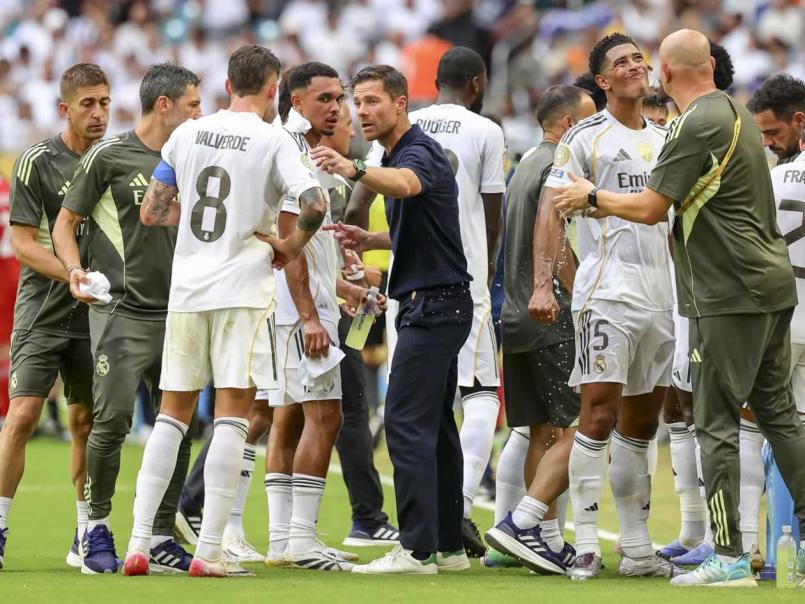 El camerino del Real Madrid no tenía remedio: revelan la lista de los futbolistas que le hicieron la cama a Xabi Alonso