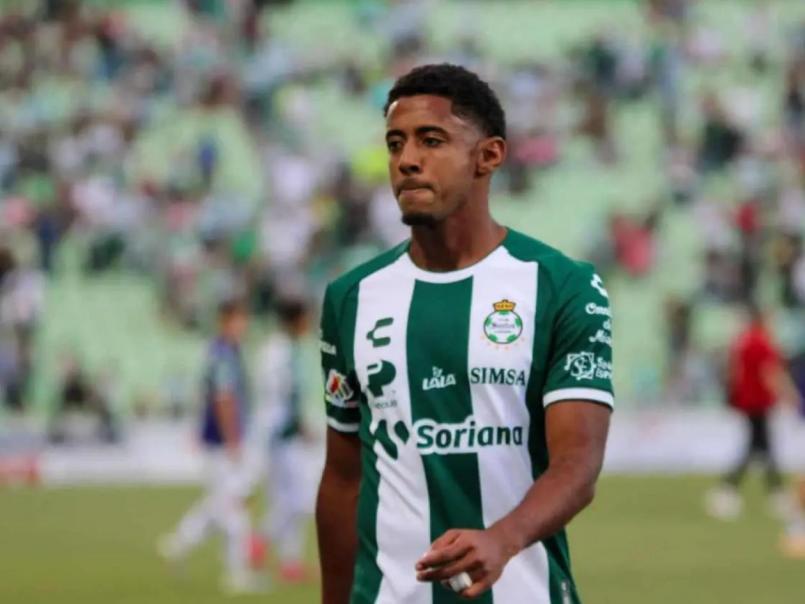 Choco Lozano ya lo sabe: la contundente decisión que tomaría Santos Laguna con el futuro del futbolista hondureño