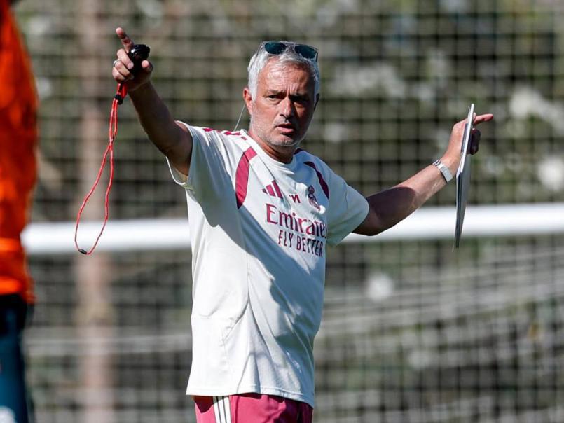 Mourinho pide sacar a tres futbolistas de Real Madrid y recibe contundente respuesta