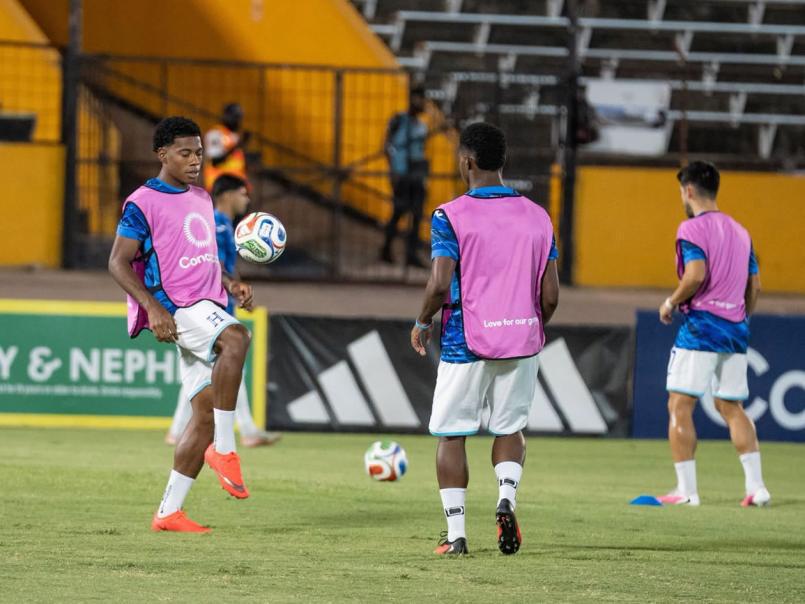 Honduras acudirá a Concacaf tras la polémica expulsión de Dereck Moncada ante Jamaica