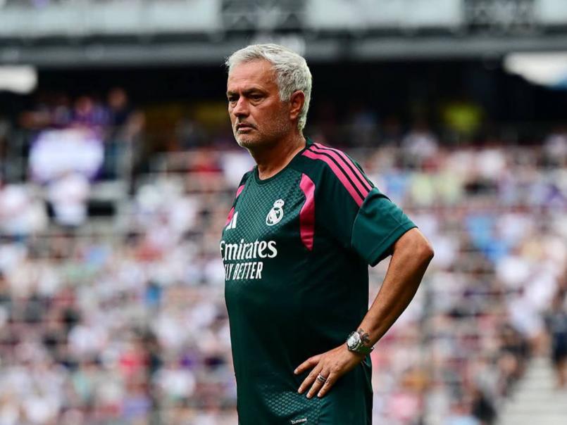 Mourinho pide sacar a tres futbolistas de Real Madrid y recibe contundente respuesta