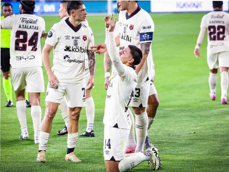 Futbolista de Alajuelense que le anotó a LAFC es detenido por la policía y rompe el silencio: Me arrestaron por...