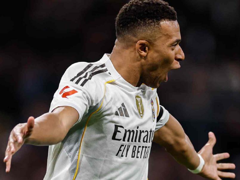 El camerino del Real Madrid está roto: revelan la lista de los futbolistas que quieren fuera a Xabi Alonso y los que lo apoyan