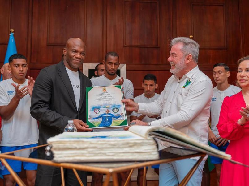 David Suazo sorprende a todos y reaparece: anuncian su 'fichaje' y ya debutó