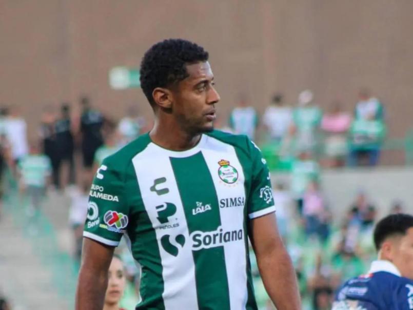 Choco Lozano ya lo sabe: la contundente decisión que tomaría Santos Laguna con el futuro del futbolista hondureño