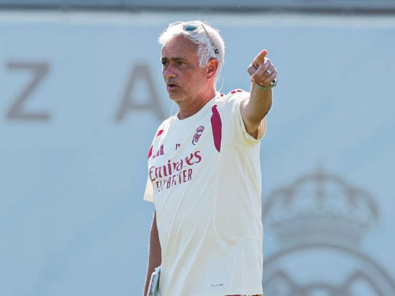 Mourinho pide sacar a tres futbolistas de Real Madrid y recibe contundente respuesta