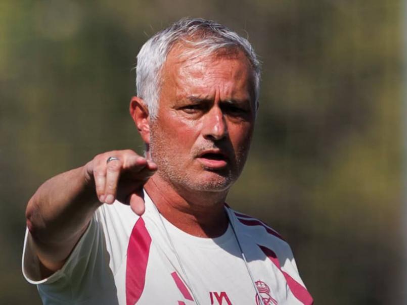 Mourinho pide sacar a tres futbolistas de Real Madrid y recibe contundente respuesta