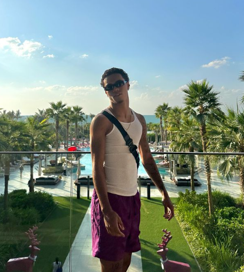 Hijo de Ronaldinho se marchó del Barcelona y tiene nuevo club en Inglaterra: firmó por dos años