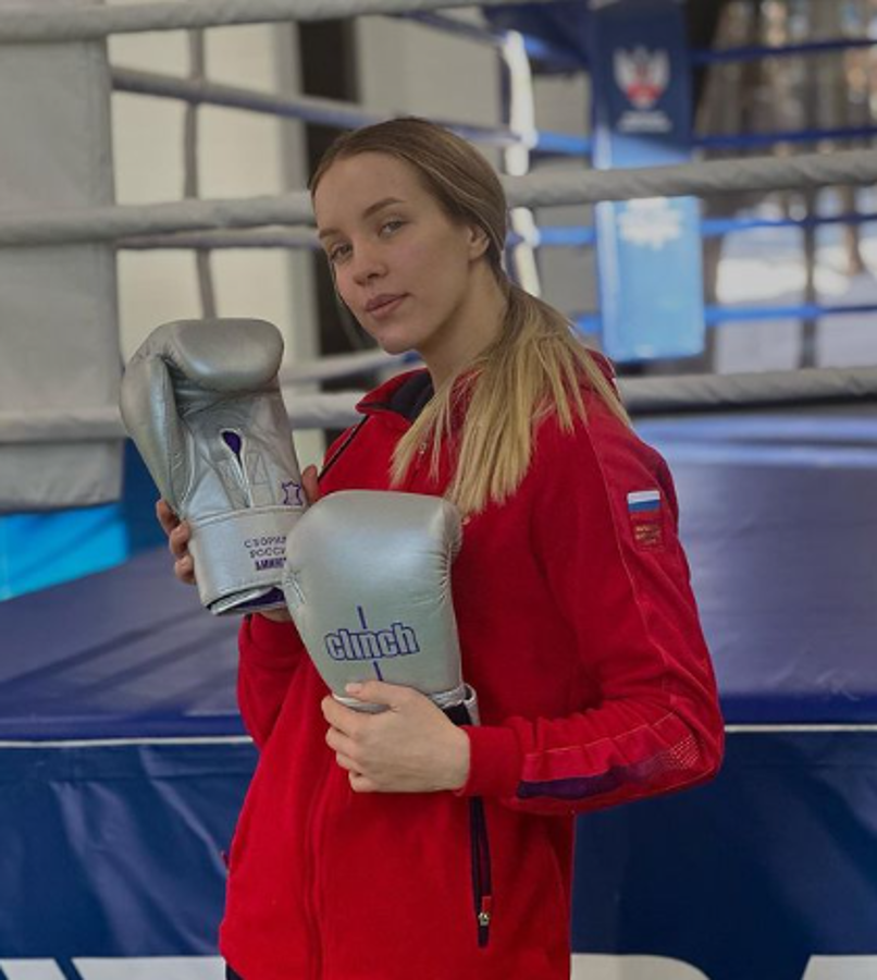 París 2024: una campeona rusa desafió a Imane Khelif y le recuerda cuando la noqueó en 2023