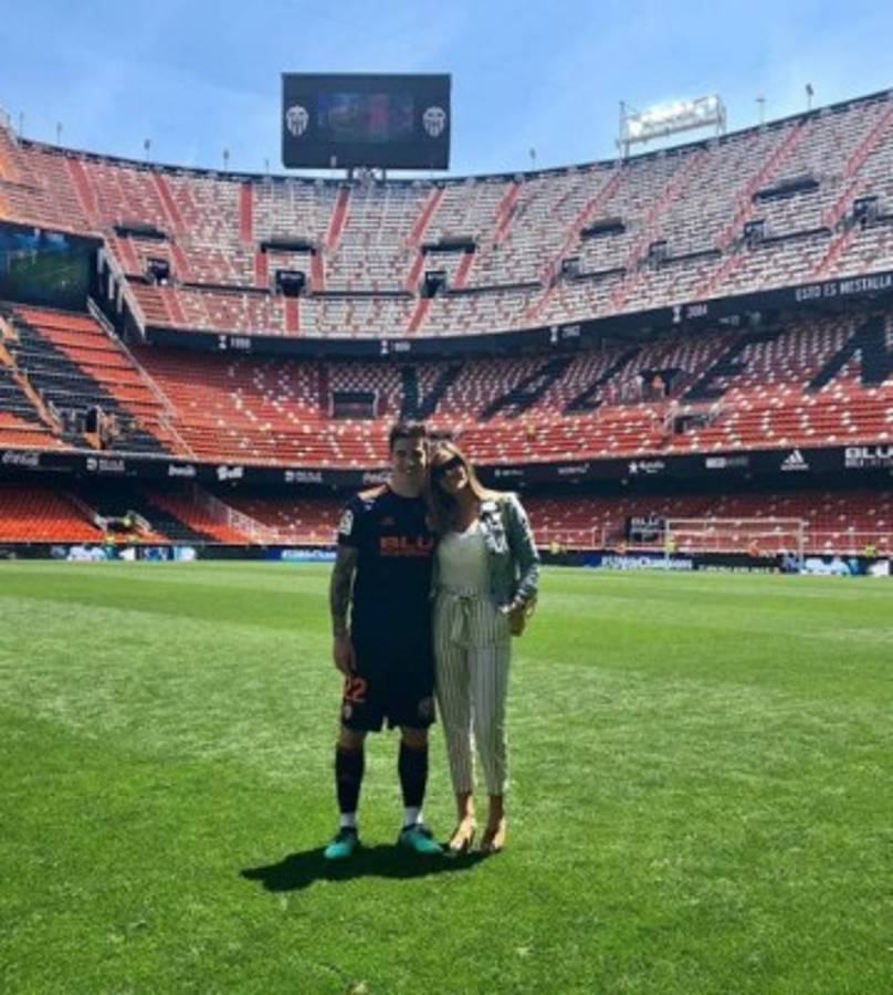 Fotos: Así es Raquel Domínguez, la surfista y desconocida novia de Santi Mina