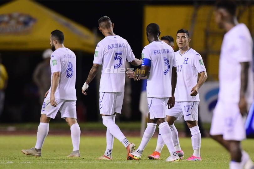 Una tristeza profunda: El rostro de Bolillo, jugadores de Honduras destrozados y Canadá celebrando su venganza en el Olímpico