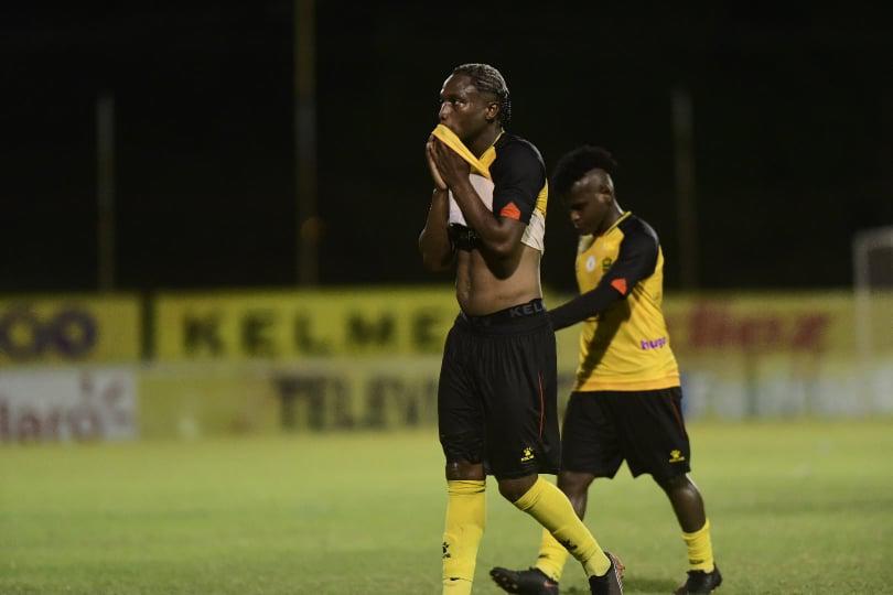 ¿Qué pasó en el Nacional previo al Motagua-Real Sociedad? El detalle de Kevin Álvarez con aficionado en el Excélsior