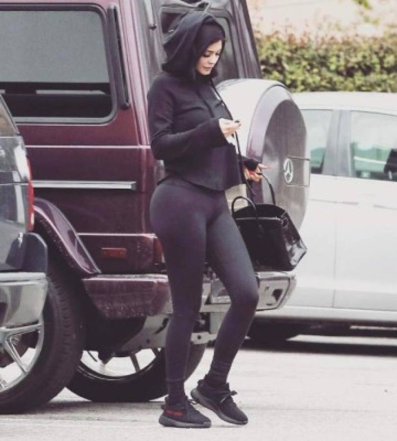 Kylie Jenner sorprende a sus seguidores al llegar a grabar en ropa deportiva