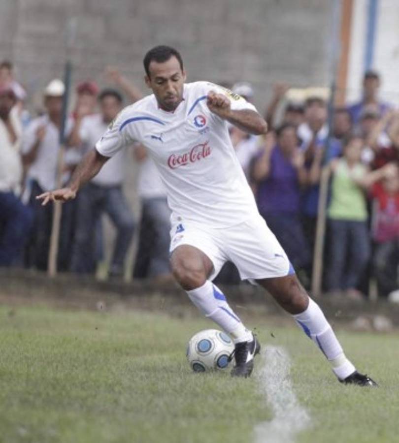 Alineación y DT del Olimpia en su primer juego en la historia del Yankel Rosenthal
