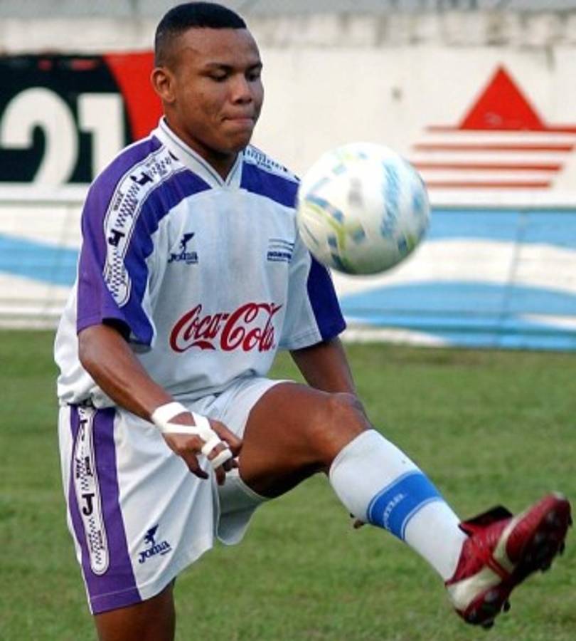 FOTOS: Emil Martínez, el hombre al que la rodilla le rompió su sueño