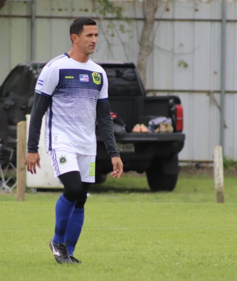 Entre el fútbol y la construcción: Exjugador de Honduras realiza su vida en Estados Unidos