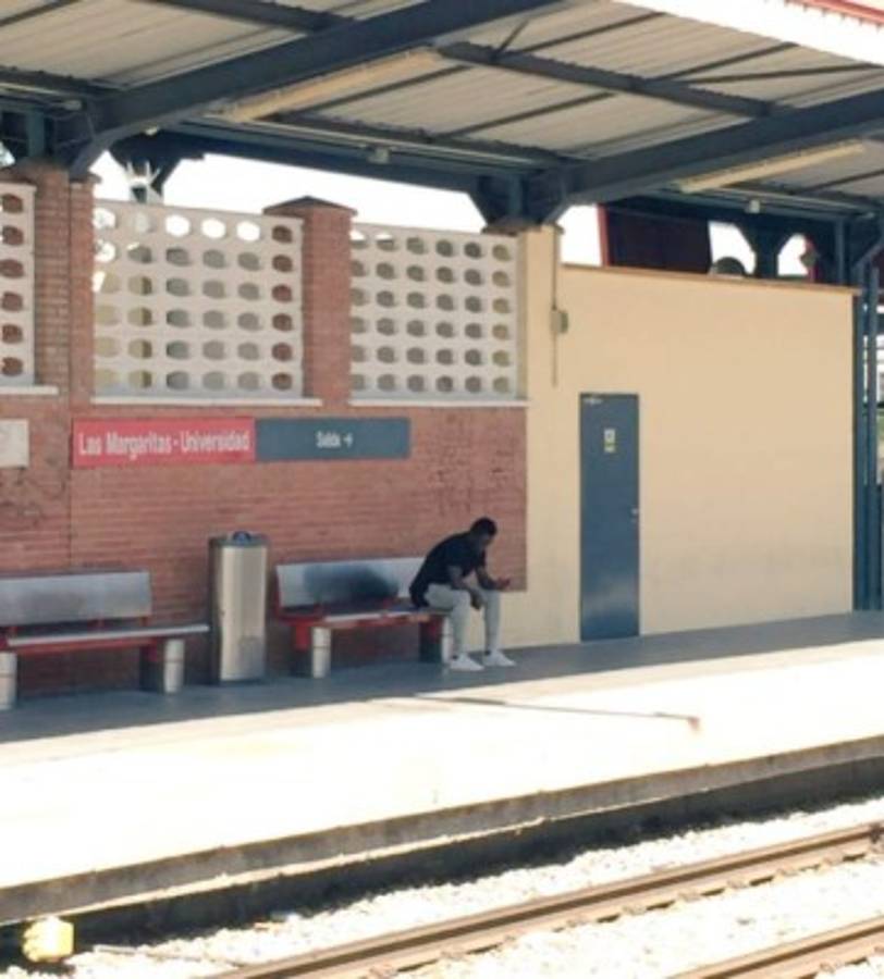 Con dos cracks del Barcelona y uno del Chelsea: Futbolistas que han usado transporte público