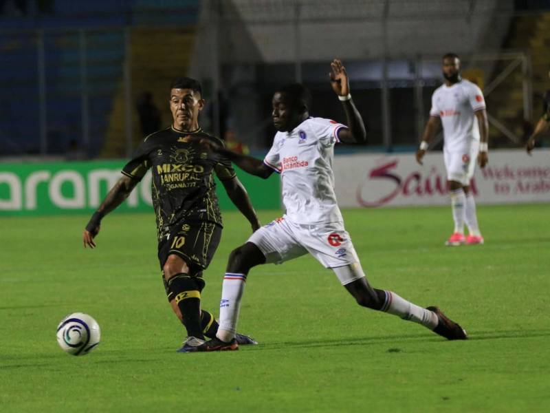 José Raúl García volvió a ser titular con Olimpia en la presente temporada.