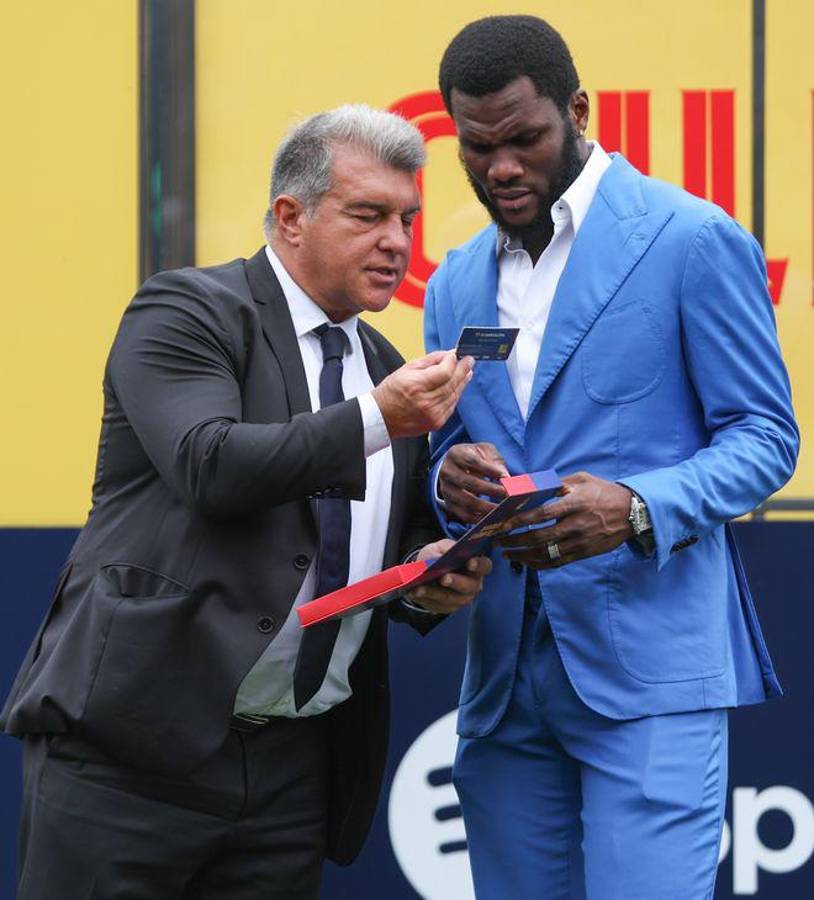 La confesión sobre Xavi y salta el nombre de Cristiano: Así fue la presentación de Franck Kessié con el FC Barcelona