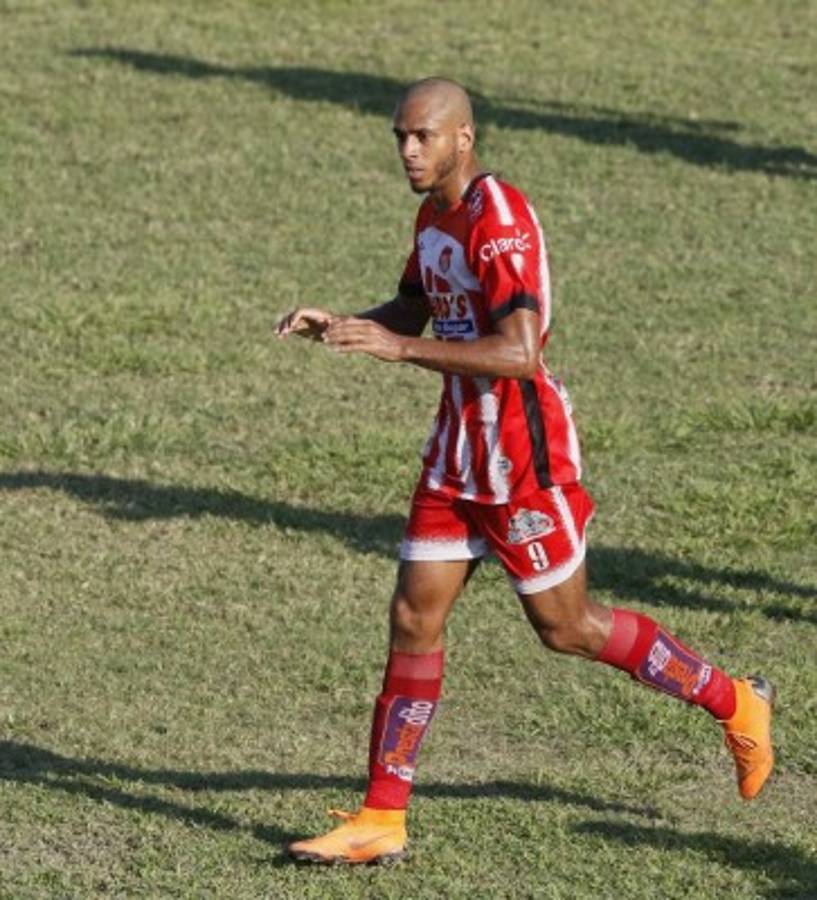 ¡SIN CHAMBA! Futbolistas con futuro incierto a cuatro días de iniciar el Apertura