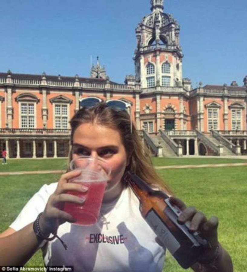 La espectacular hija del propietario del Chelsea, a quien nombran como la 'niña salvaje'