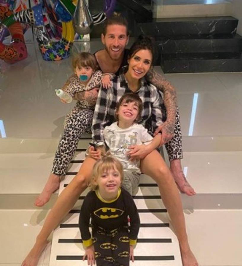 De tres plantas y dos piscinas: La lujosa mansión de Sergio Ramos y Pilar Rubio en Madrid   