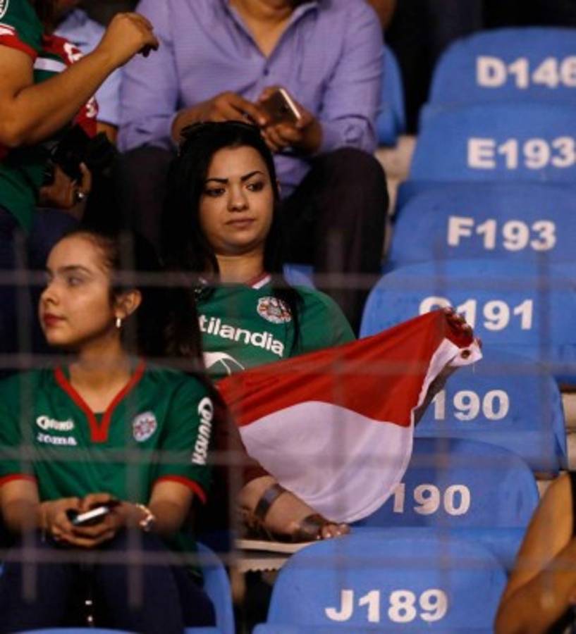 Bellas chicas y gratas sensaciones: ambientazo en el Marathón vs Santos Laguna