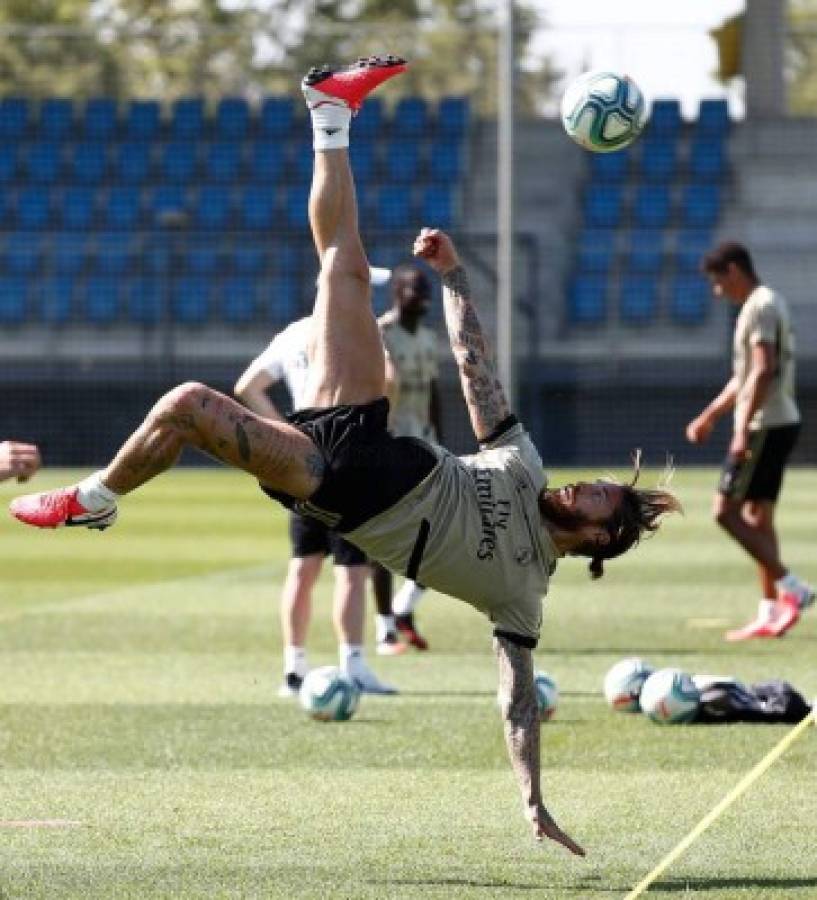 Visita inesperada, chilenas de Ramos y Marcelo: Así fue el entrenamiento del Real Madrid   